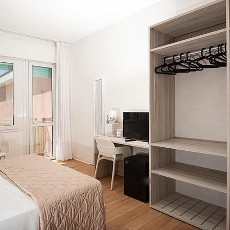 Hotel Splendid Каорле Екстериор снимка