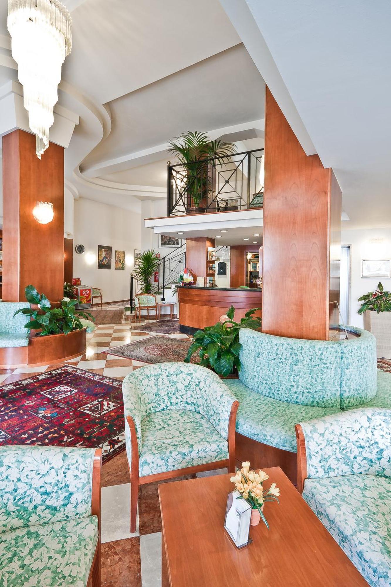Hotel Splendid Каорле Екстериор снимка
