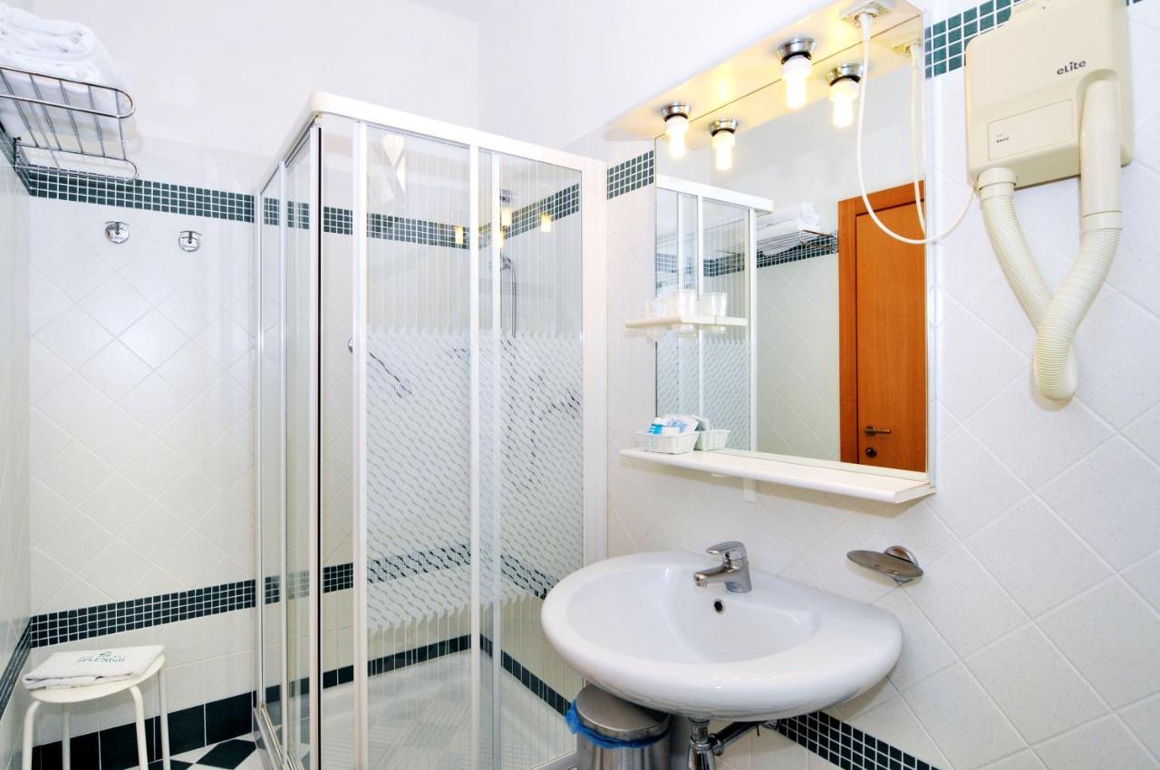 Hotel Splendid Каорле Екстериор снимка